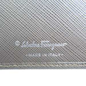 新品同様 サルヴァトーレフェラガモ ガンチーニ 22-7698 レザー シルバー金具 グレー 二つ折り 長財布 1326【中古】Salvatore Ferragamo