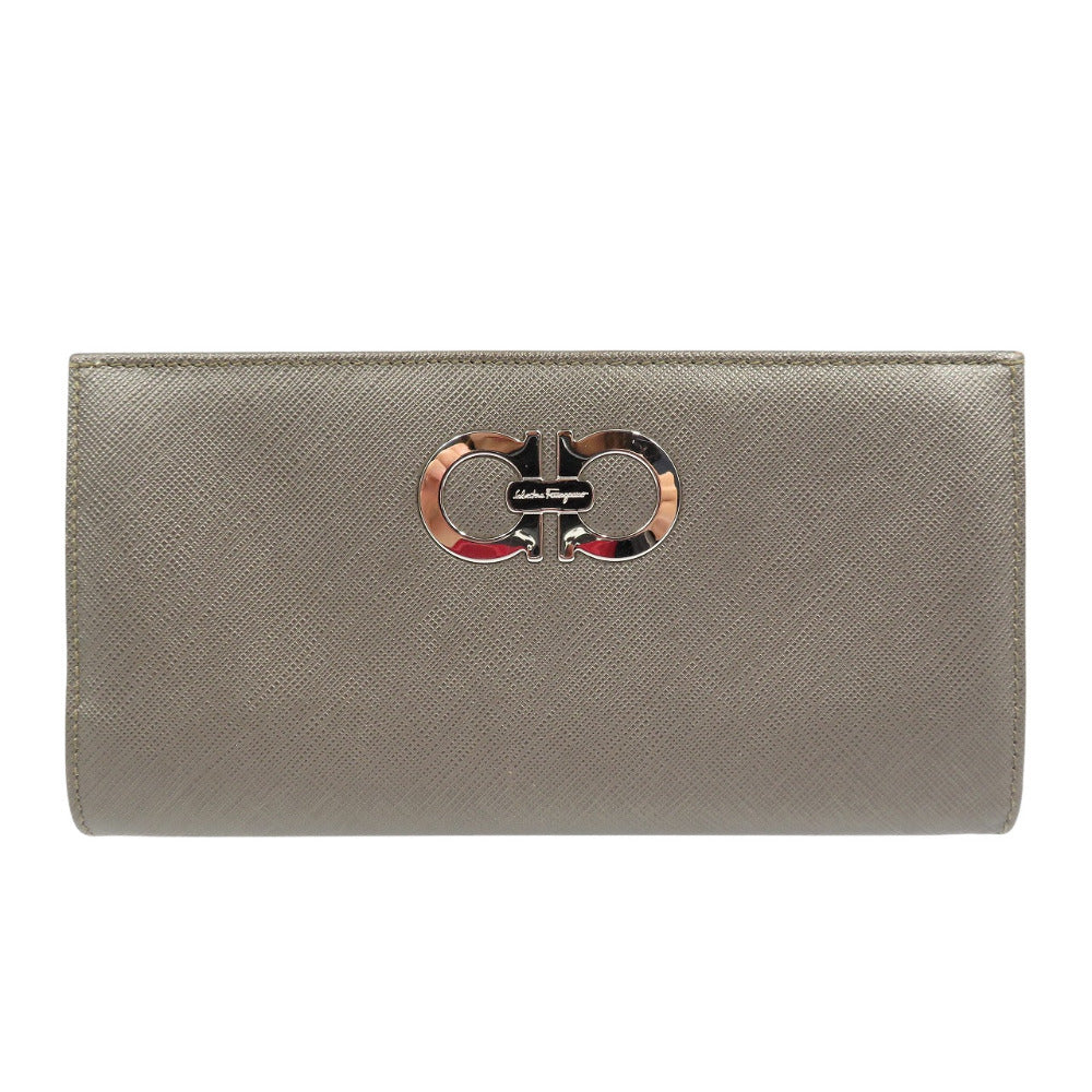 新品同様 サルヴァトーレフェラガモ ガンチーニ 22-7698 レザー シルバー金具 グレー 二つ折り 長財布 1326【中古】Salvatore Ferragamo