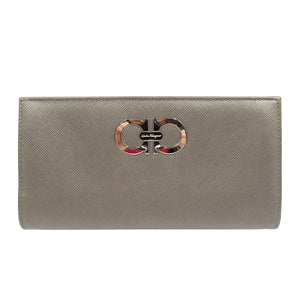 新品同様 サルヴァトーレフェラガモ ガンチーニ 22-7698 レザー シルバー金具 グレー 二つ折り 長財布 1326【中古】Salvatore Ferragamo