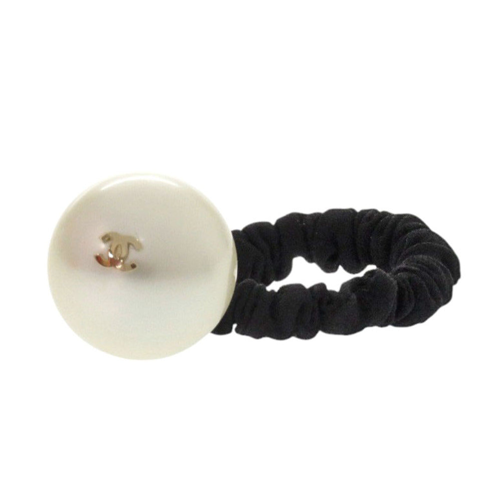 美品 シャネル ココマーク ヘアゴム シュシュ フェイクパール ホワイト ヘアアクセサリー 白 1563【中古】CHANEL