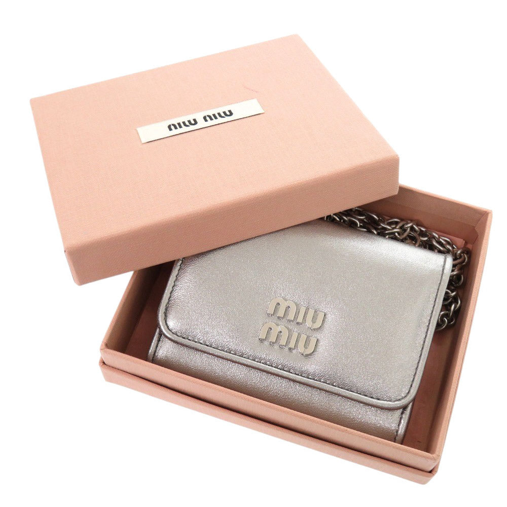 新品同様 ミュウミュウ 5MR030 レザー シルバー チェーン付きカードケース 1631【中古】MIUMIU