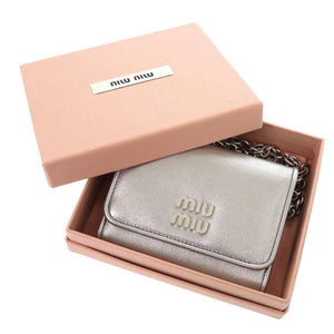 新品同様 ミュウミュウ 5MR030 レザー シルバー チェーン付きカードケース 1631【中古】MIUMIU