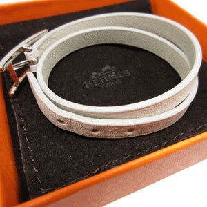 新品同様 エルメス アピ2 ドゥブルトゥール レザー 薄グレー 2連 ブレスレット 0276【中古】HERMES