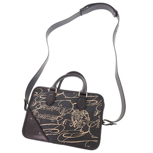 美品 ベルルッティ アンジュール ガリバー スクリットアラベスクキャンバス メッセンジャー アラベスクキャンバス レザー ネイビーブルー 2WAY ショルダー ハンドバッグ 0748【中古】BERLUTI メンズ