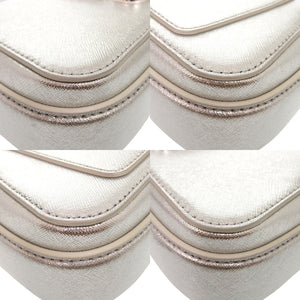 新品同様 マークジェイコブス メタリック スリングショット レザー シルバー ワンショルダーバッグ 0835【中古】MARC JACOBS