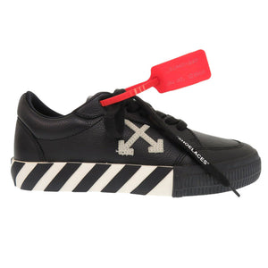 未使用 オフホワイト LOW VULCANIZED 25cm アローロゴワッペン OMIA085F19D680011001 レザー ブラック スニーカー 黒 1179【中古】OFF-WHITE