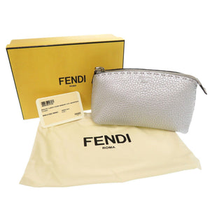 美品 フェンディ セレリア 8N0114-5QG レザー シルバー ポーチ 化粧ポーチ 1150【中古】FENDI