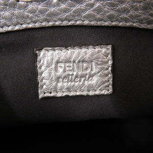 美品 フェンディ セレリア 8N0114-5QG レザー シルバー ポーチ 化粧ポーチ 1150【中古】FENDI
