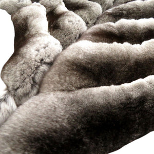 新品同様 フェンディ ポンチョ チン チラ グレー 毛皮 ファー 0322【中古】FENDI