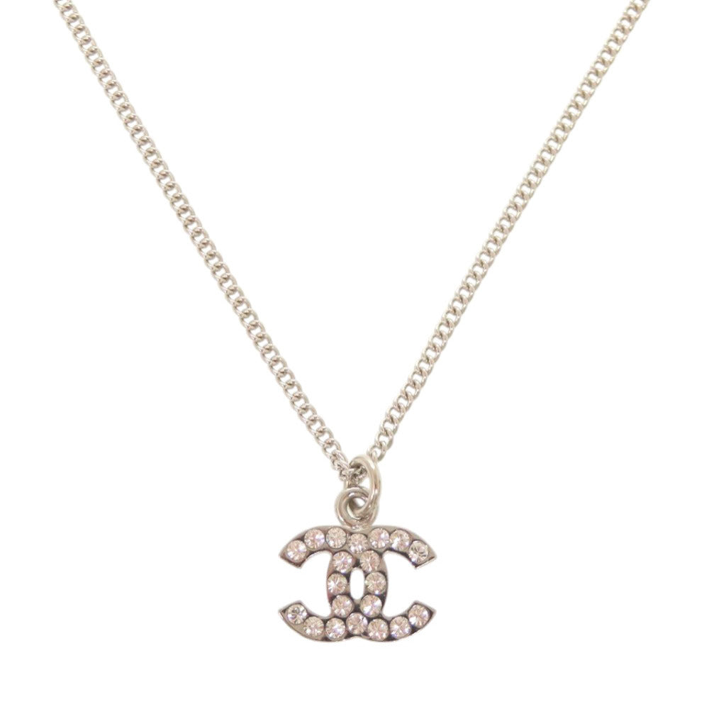新品同様 シャネル ココマーク A28942 メタル ラインストーン シルバー ネックレス 0460【中古】CHANEL