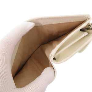 美品 プラダ サフィアーノトライアングル レザー ホワイト 二つ折り財布 白 0465【中古】PRADA