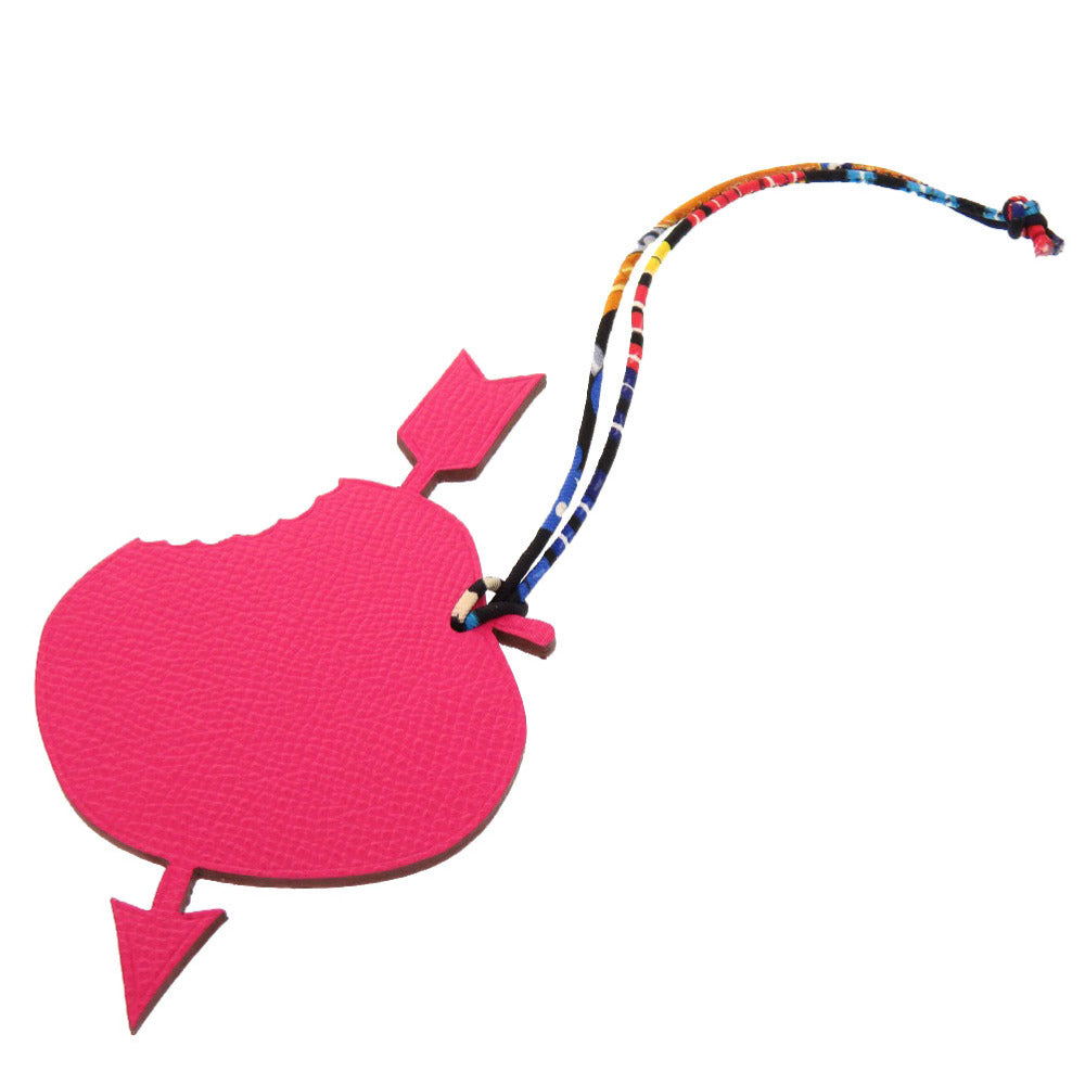 新品同様 エルメス プティアッシュ ハートトランスペルセ トゴ ヴォーエプソン ピンク バッグチャーム 0643 【中古】 HERMES