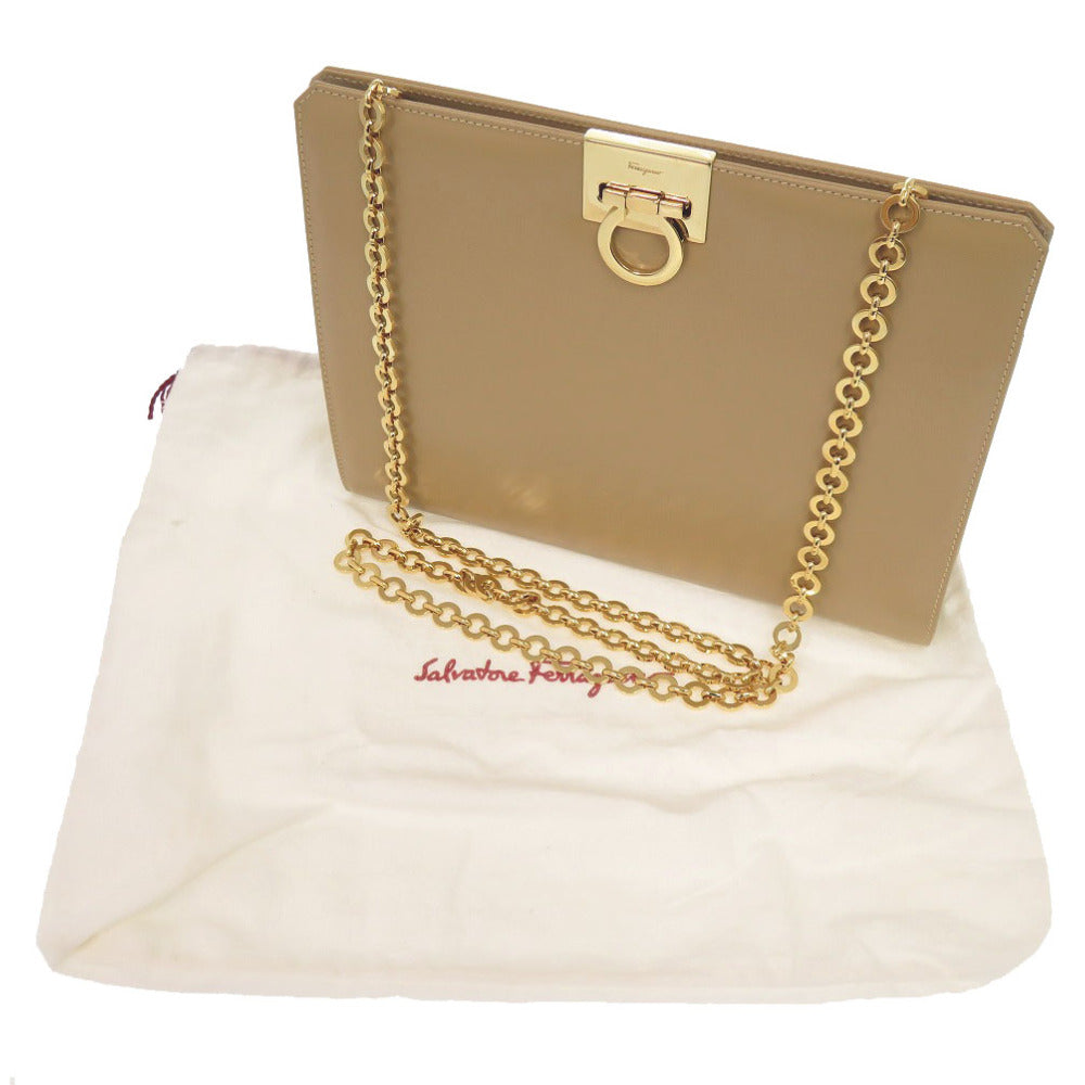 美品 サルヴァトーレ フェラガモ チェーンショルダー ガンチーニ BP-21 8753 カーフレザー ベージュ ゴールド金具 ショルダーバッグ 0184 【中古】 Salvatore Ferragamo