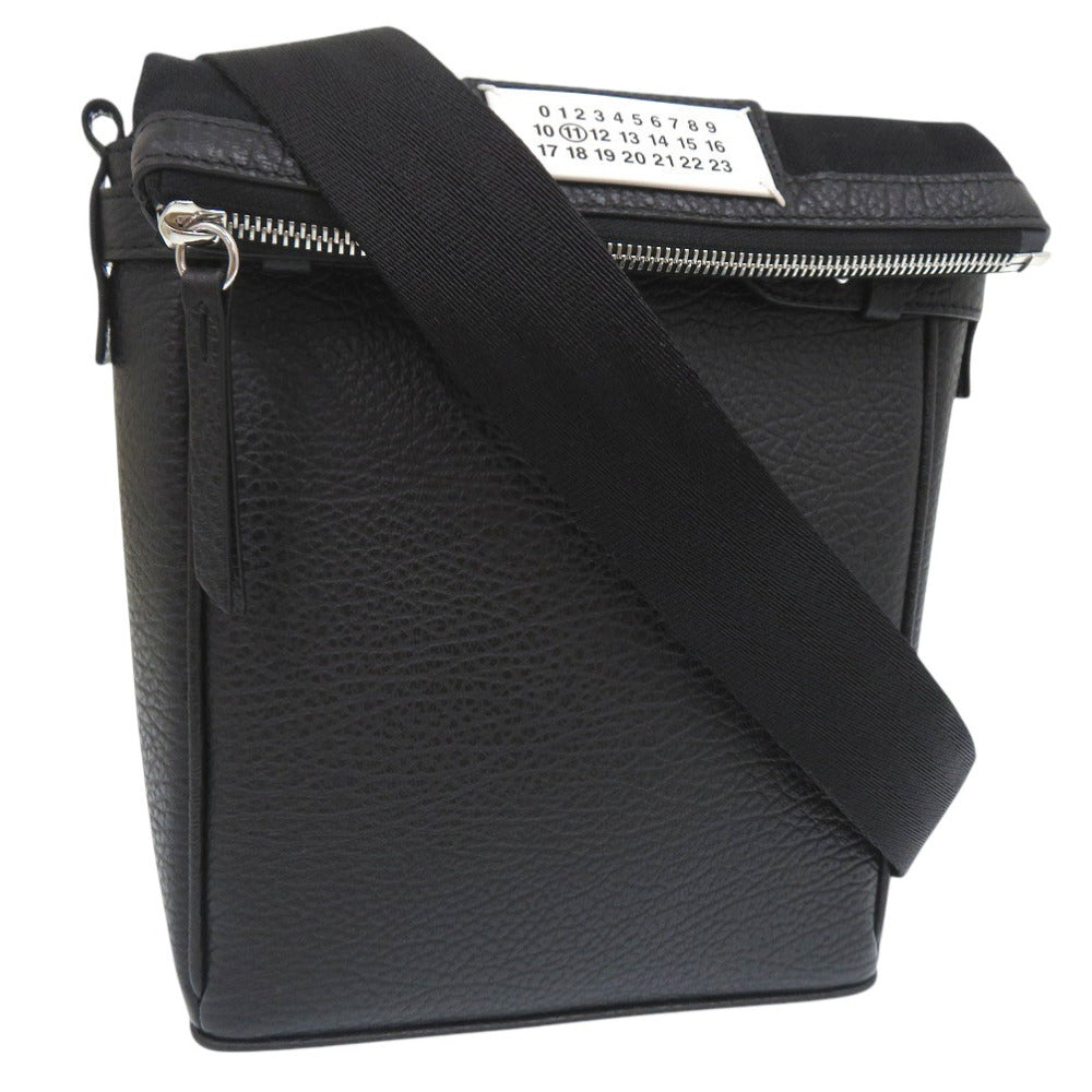 新品同様 メゾン マルジェラ 5AC CAMERA BAG VERTICAL カメラバッグ SB1WG0041 ショルダーバッグ レザー キャンバス ブラック 0186【中古】Maison Margiela