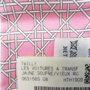 新品同様 エルメス ツイリー 折りたたみ式幌の馬車 シルク ジョーヌ スフレ イエロー ピンク スカーフ 0928【中古】HERMES