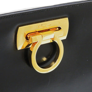 美品 サルヴァトーレフェラガモ チェーン ガンチーニ P210587 レザー カーフ ブラック 0935 黒 ショルダーバッグ【中古】Salvatore Ferragamo