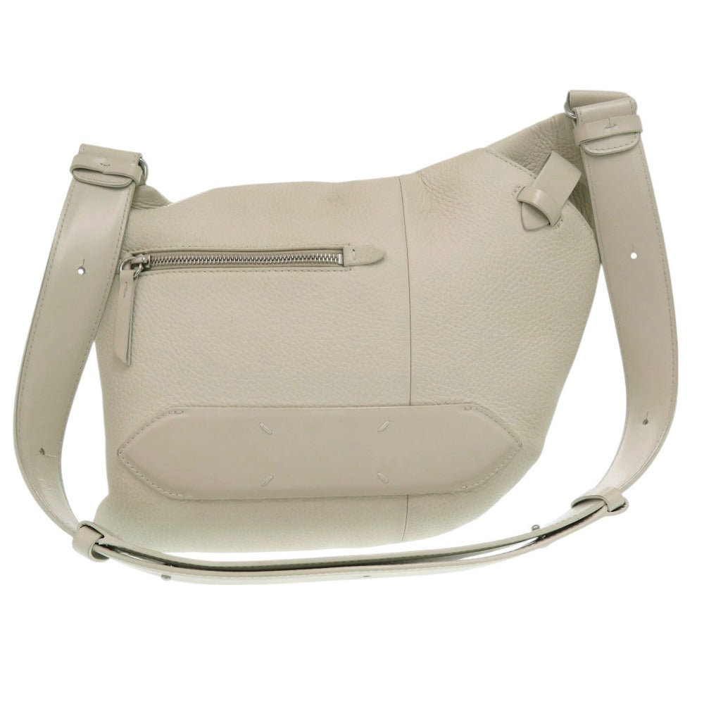 美品 メゾン マルジェラ 5AC サドルバッグ 24SWG0017P4746 ボディバッグ ショルダーバッグ レザー ホワイトグレージュ 1022【中古】Maison Margiela