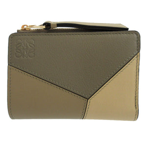 新品同様 ロエベ パズル コンパクトウォレット C510P30X03 レザー カーキ ベージュ 2つ折り財布 財布 1241【中古】LOEWE