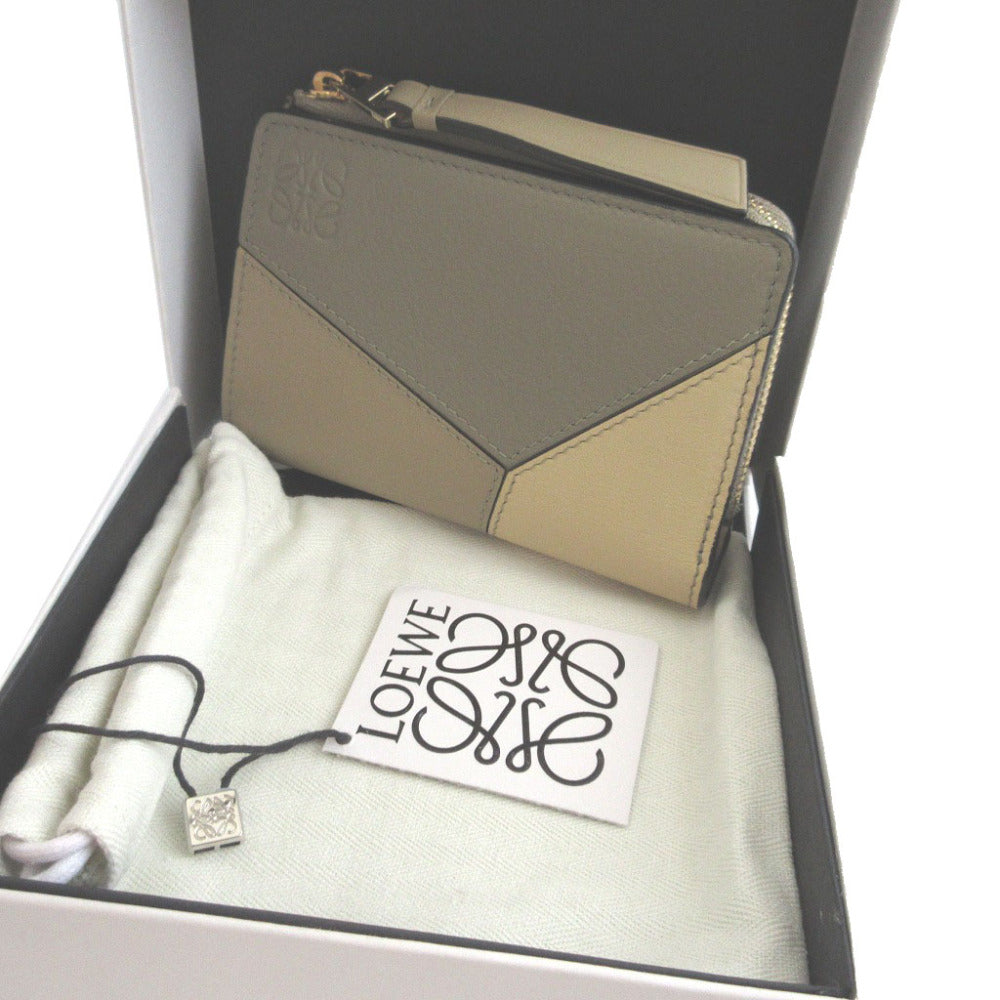 新品同様 ロエベ パズル コンパクトウォレット C510P30X03 レザー カーキ ベージュ 2つ折り財布 財布 1241【中古】LOEWE