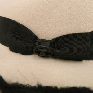 新品同様 シャネル リボン ココマーク ハット フェルト Sサイズ ベージュ 帽子 1322【中古】CHANEL