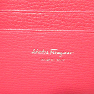 新品同様 サルヴァトーレフェラガモ ガンチーニ レザー ピンク パスポートケース 0051【中古】Salvatore Ferragamo