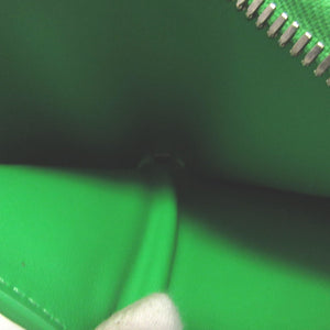 新品同様 ボッテガヴェネタ 708614 マキシイントレチャート カセット ICチップ レザー グリーン 緑 2つ折り財布 財布 0057【中古】BOTTEGA VENETA