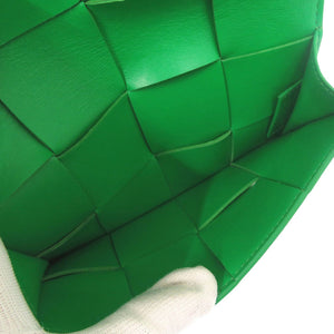 新品同様 ボッテガヴェネタ マキシイントレチャート レザー パラキート メガネケース 緑 0251【中古】BOTTEGAVENETA