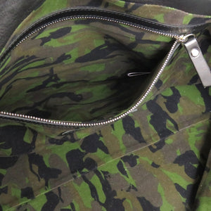 美品 ジミーチュウ スタースタッズ レザー ブラック シルバー金具 迷彩 トートバッグ 0318【中古】JIMMY CHOO