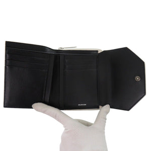 未使用 バレンシアガ エンベロープ コンパクトウォレット 753762 9960 0 52754S レザー オフホワイト 三つ折り財布 0367【中古】BALENCIAGA