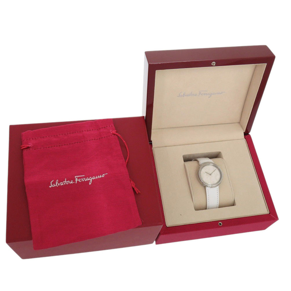 新品同様 サルヴァトーレフェラガモ
 クオーツ 腕時計
 ステンレススチール/レザー シルバー 0418
【中古】Salvatore Ferragamo レディース