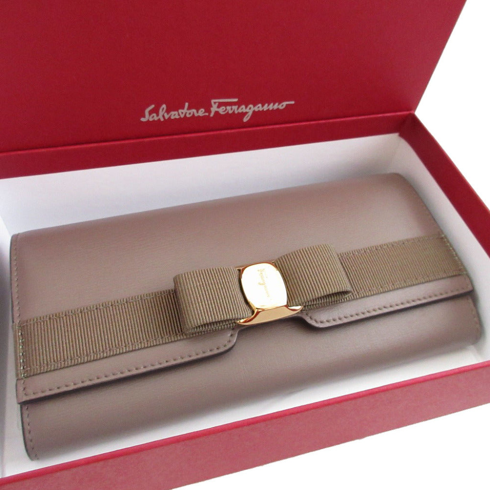 新品同様 サルヴァトーレフェラガモ ヴァラリボン レザー グレー 2つ折り長財布 財布 0502【中古】Salvatore Ferragamo