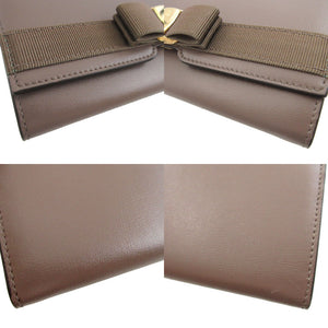 新品同様 サルヴァトーレフェラガモ ヴァラリボン レザー グレー 2つ折り長財布 財布 0502【中古】Salvatore Ferragamo