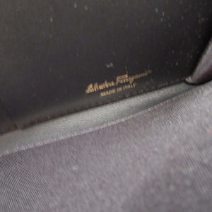 新品同様 サルヴァトーレフェラガモ ガンチーニ レザー ピンク 2つ折り長財布 財布 0504【中古】Salvatore Ferragamo