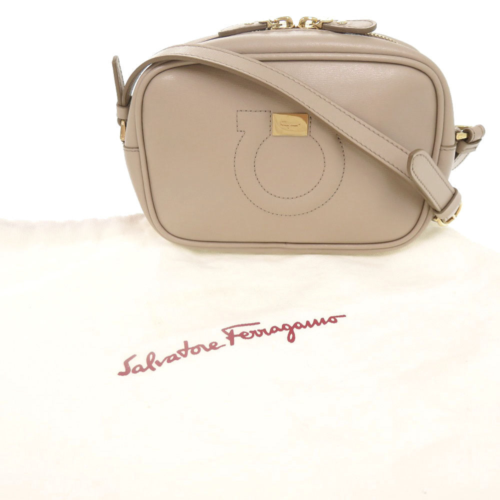 美品 サルヴァトーレフェラガモ ガンチーニ GU-21H006 レザー ベージュ ショルダーバッグ 0616【中古】Salvatore Ferragamo