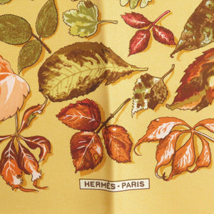 美品 エルメス カレ45 Tourbillon 渦巻き 落ち葉 シルク イエロー スカーフ 0821【中古】HERMES