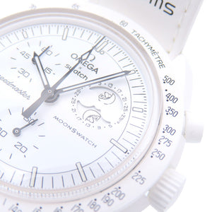 未使用 オメガ × スウォッチ スヌーピー ミッショントゥ ザ ムーンフェイズ スピードマスター クオーツ 腕時計 ホワイト 白文字盤 0957【中古】OMEGA