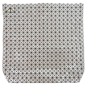 新品同様 イッセイミヤケ バオバオ ポリウレタン/コットン シルバー クラッチバッグ 1796【中古】ISSEY MIYAKE
