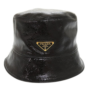 新品同様 プラダ トライアングルロゴ サイズM 1HC137 パテントレザー ブラック バケットハット 帽子 黒 0729【中古】PRADA