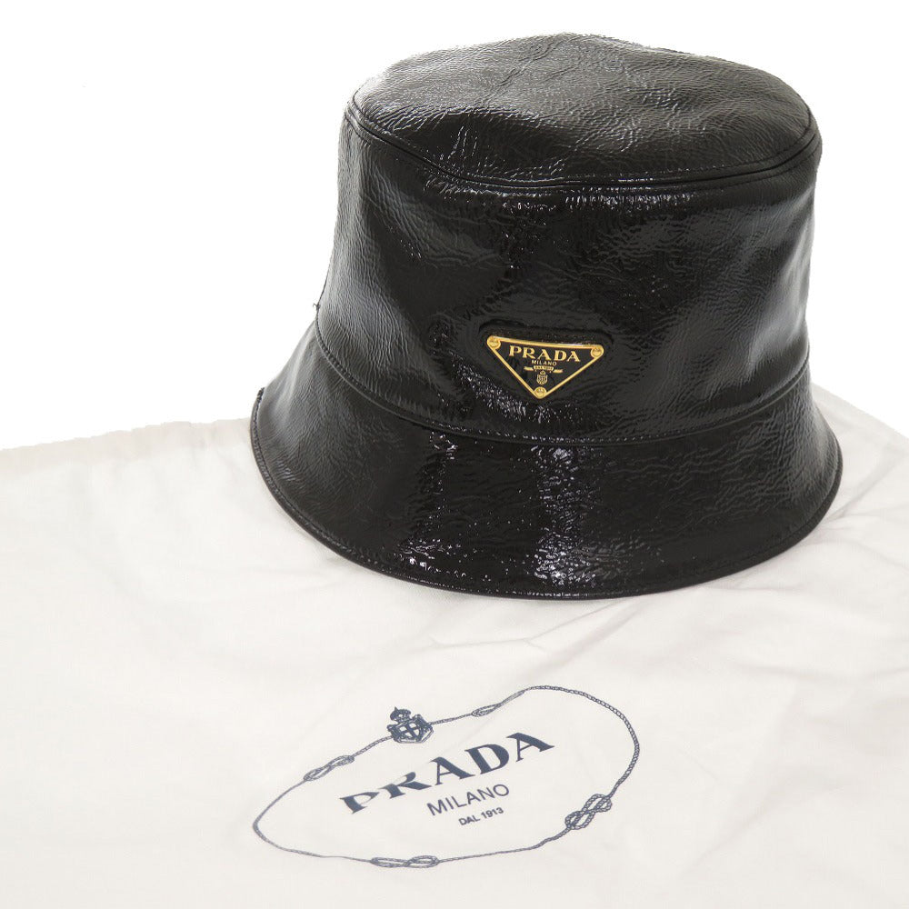 新品同様 プラダ トライアングルロゴ サイズM 1HC137 パテントレザー ブラック バケットハット 帽子 黒 0729【中古】PRADA