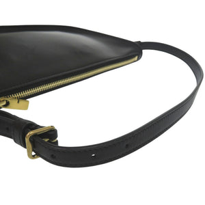 新品同様 バーバリー SHIELD SLING ハンドバッグ 羊革 ブラック 0948【中古】BURBERRY