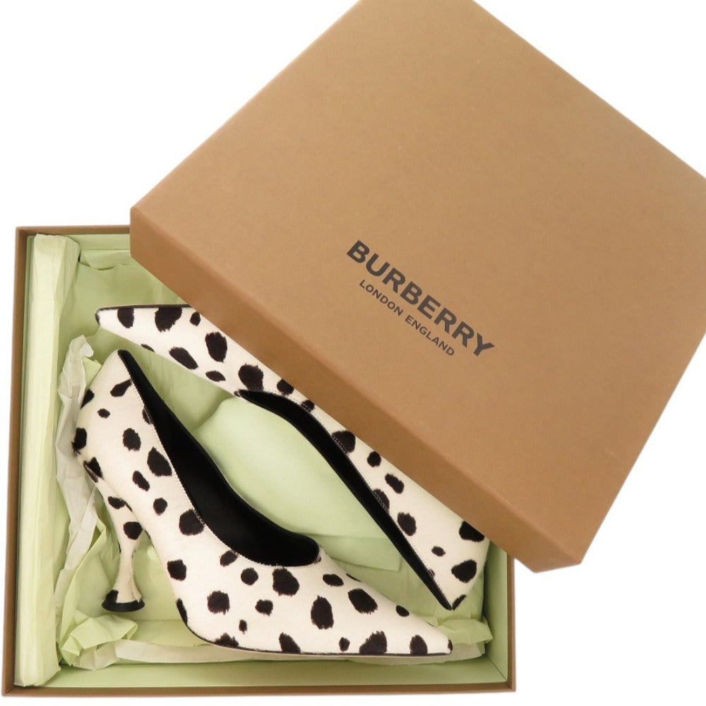 未使用品 バーバリー ダルメシアン柄 ポインテッドトゥ 26.5cm 8025313 A1462 レザー ハラコ ホワイト パンプス 0956【中古】BURBERRY