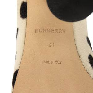 未使用品 バーバリー ダルメシアン柄 ポインテッドトゥ 26.5cm 8025313 A1462 レザー ハラコ ホワイト パンプス 0956【中古】BURBERRY