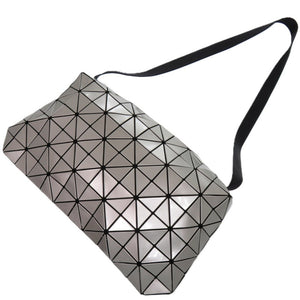 美品 イッセイミヤケ スラッシュ BAO BAO ISSEY MIYAKE バオバオ BB71-AG452 ポリエステル ナイロン シルバー ショルダーバッグ 1733【中古】ISSEY MIYAKE