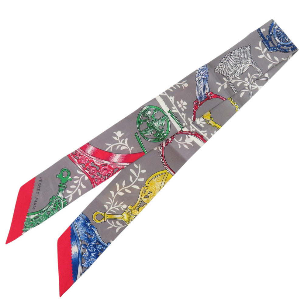 美品 エルメス ツイリー 鐙 リミックス Etriers Remix シルク グリス アシエ ルージュ スカーフ 0187【中古】HERMES