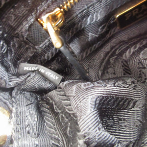 美品 プラダ 三角プレート デニム ブラック 黒 ポーチ 0484【中古】PRADA