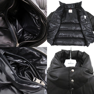 美品 モンクレール ロゴワッペン フード付き ショートダウンジャケット DAUPHINELL H20911A002465099M ラムスキン ブラック 1184【中古】MONCLER