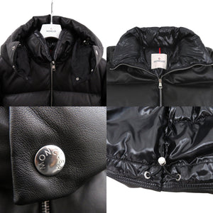 美品 モンクレール ロゴワッペン フード付き ショートダウンジャケット DAUPHINELL H20911A002465099M ラムスキン ブラック 1184【中古】MONCLER