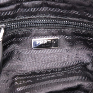 新品同様 プラダ ストラップ付 1NE175 ナイロン シルバー金具 ブラック 黒 ポーチ 0351【中古】PRADA