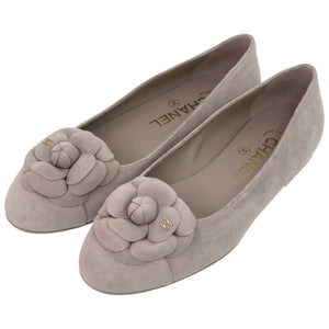 新品同様 シャネル バレエシューズ カメリア バレリーナ A C45494 22.5cm スウェード グレー 灰 パンプス 0985【中古】CHANEL