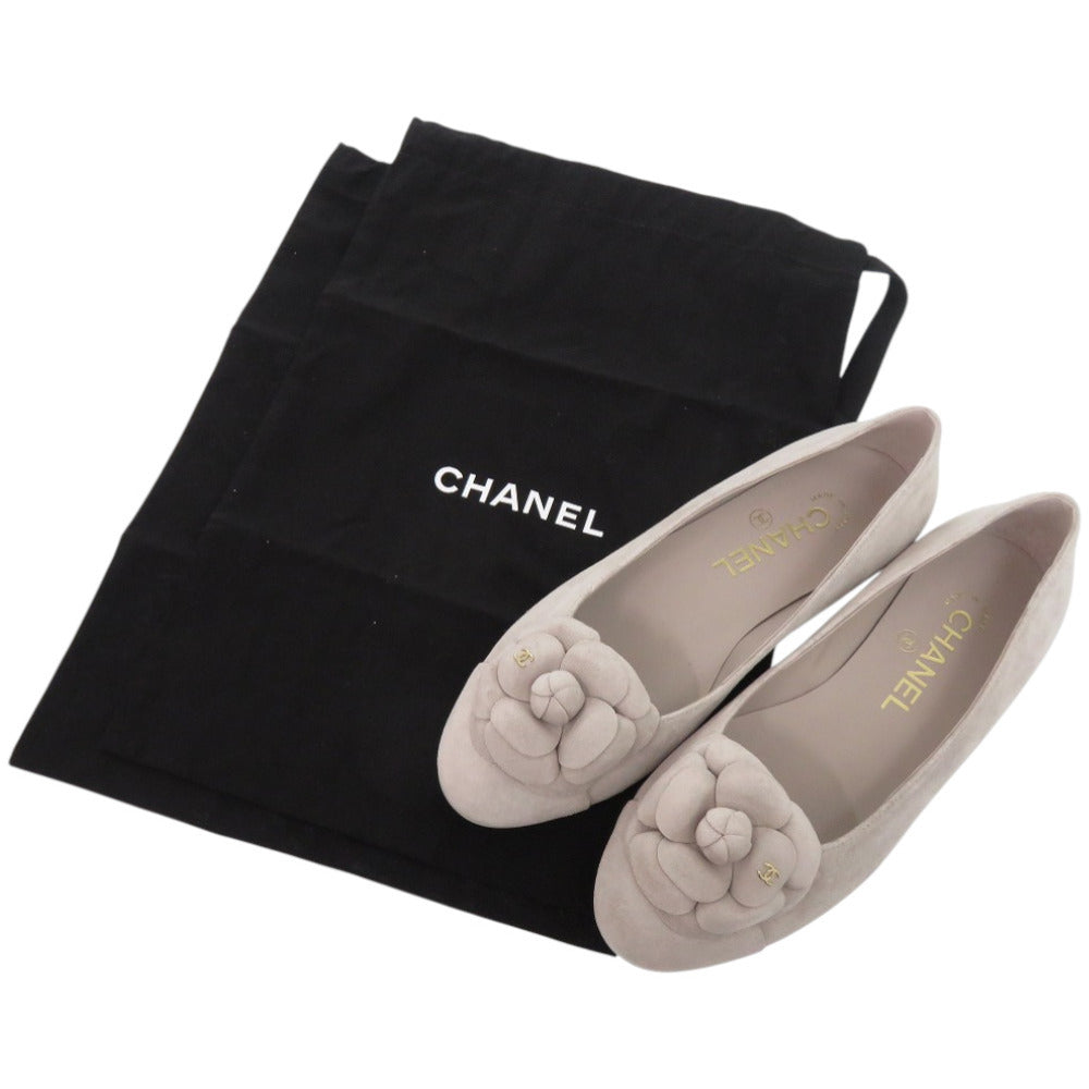 新品同様 シャネル バレエシューズ カメリア バレリーナ A C45494 22.5cm スウェード グレー 灰 パンプス 0985【中古】CHANEL